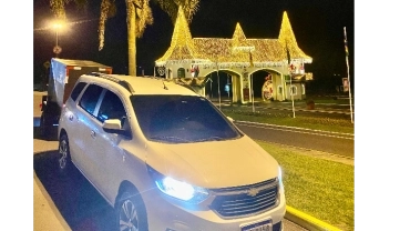 Transfer Privativo do aeroporto de Porto Alegre, carro 6 lugares + reboque para as bagagens